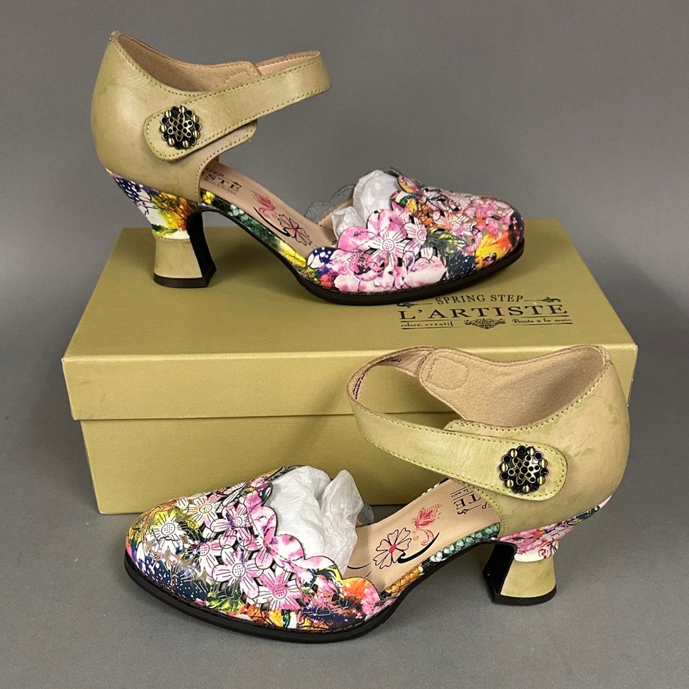 L'ATISTE Women's Floral Heels - Green and Multicolor